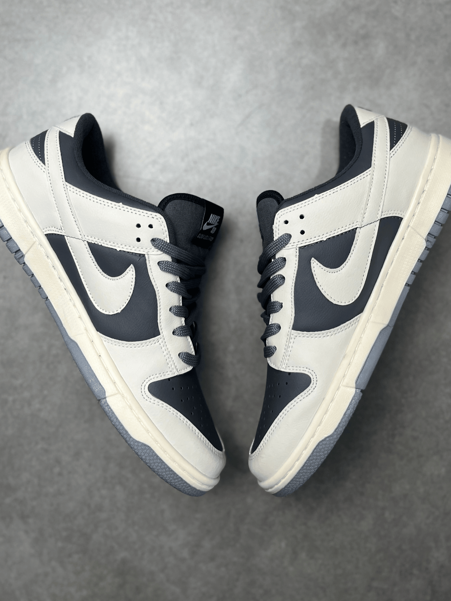 TENIS DUNK OFF WHITE CINZA