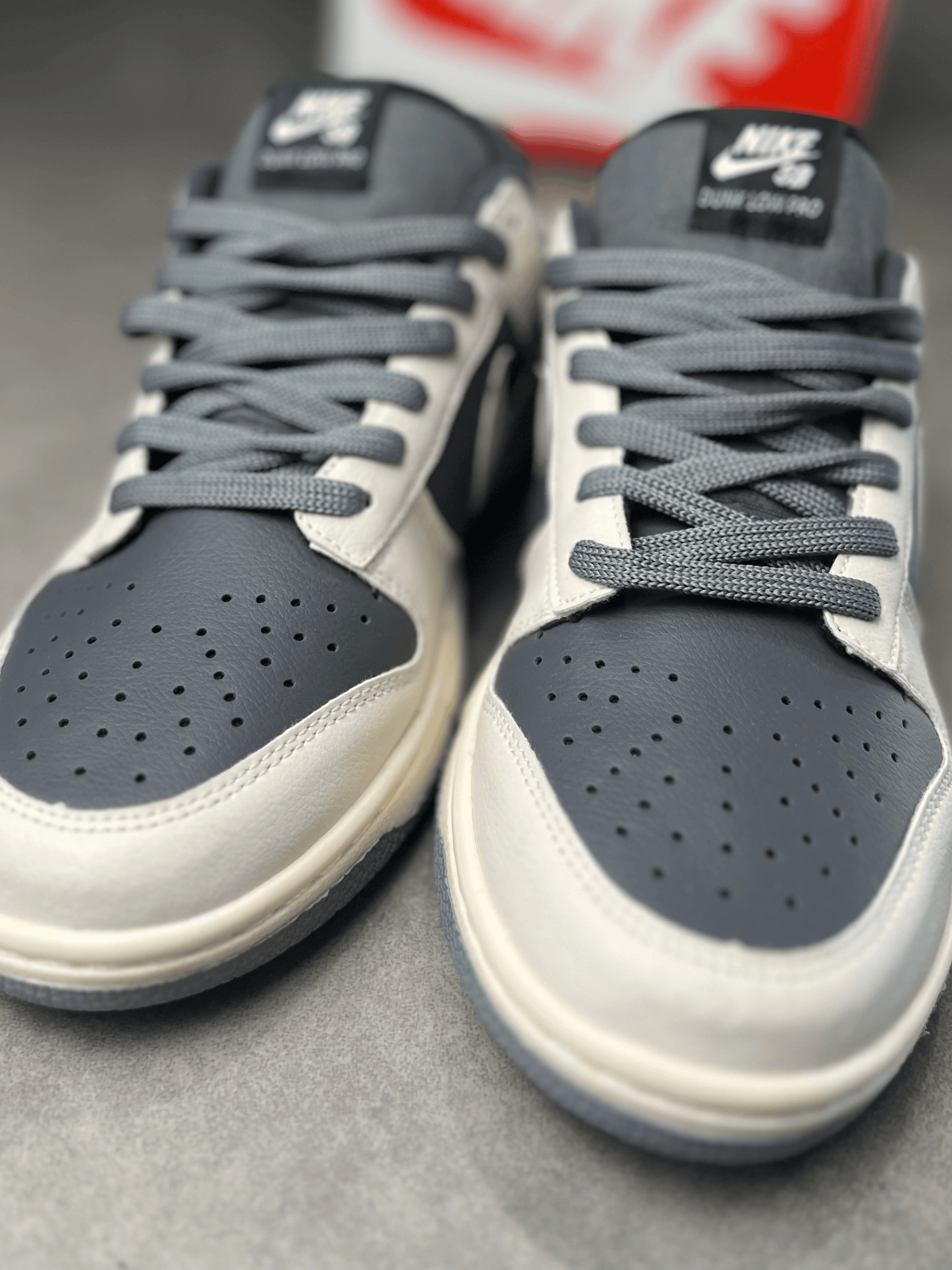 TENIS DUNK OFF WHITE CINZA