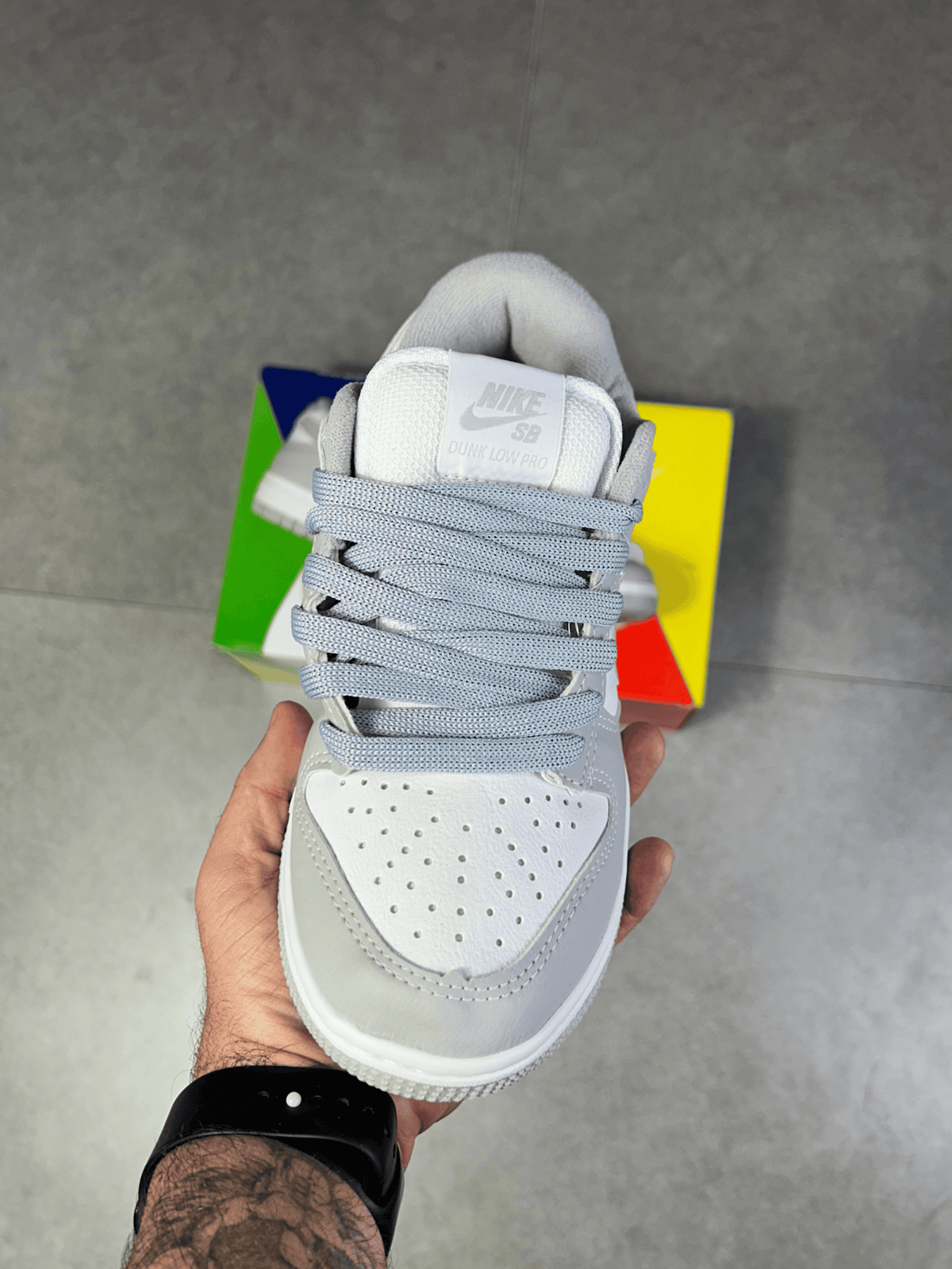 TÊNIS DUNK CINZA E BRANCO