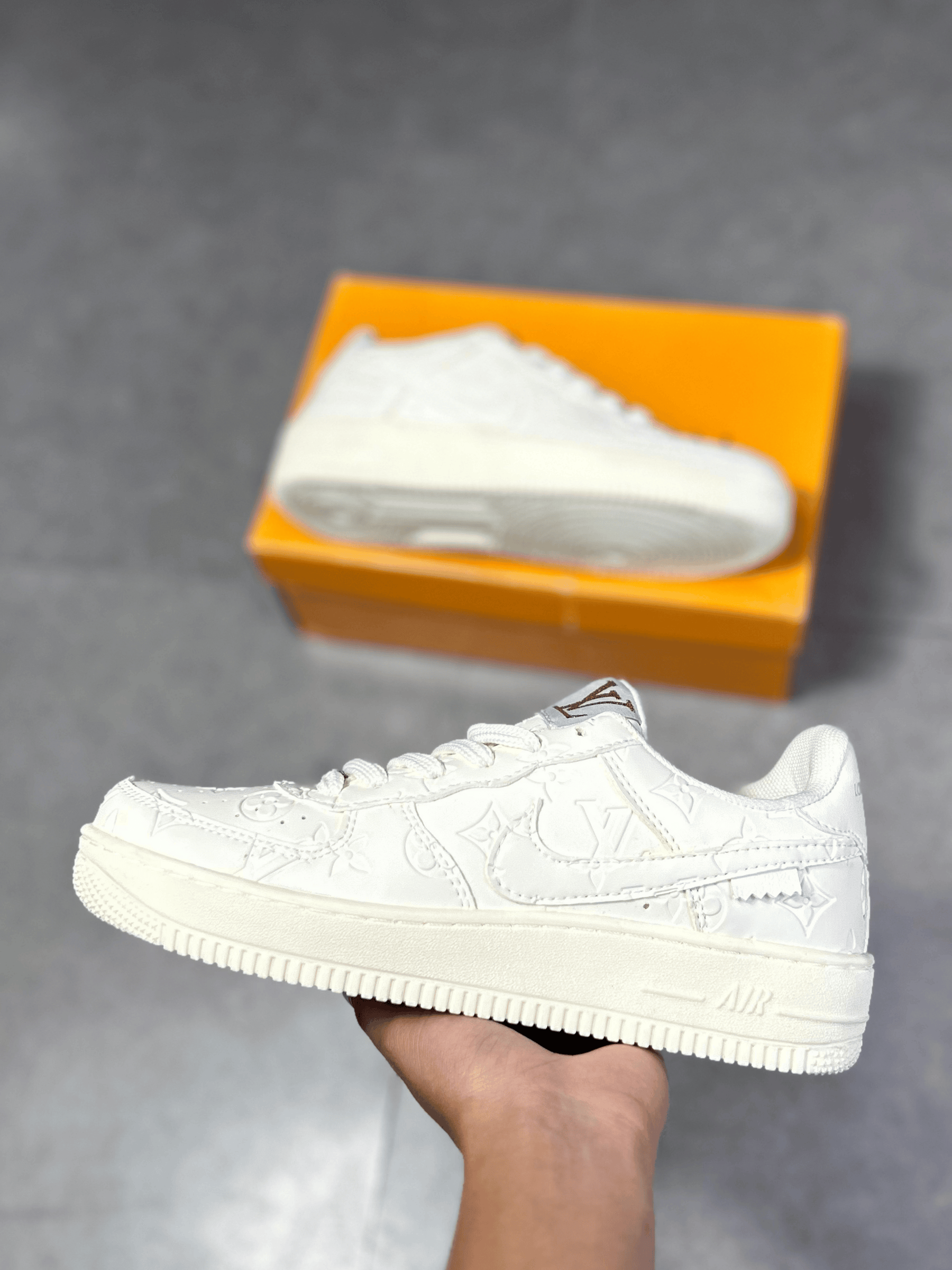 TÊNIS AIR FORCE LV OFF WHITE