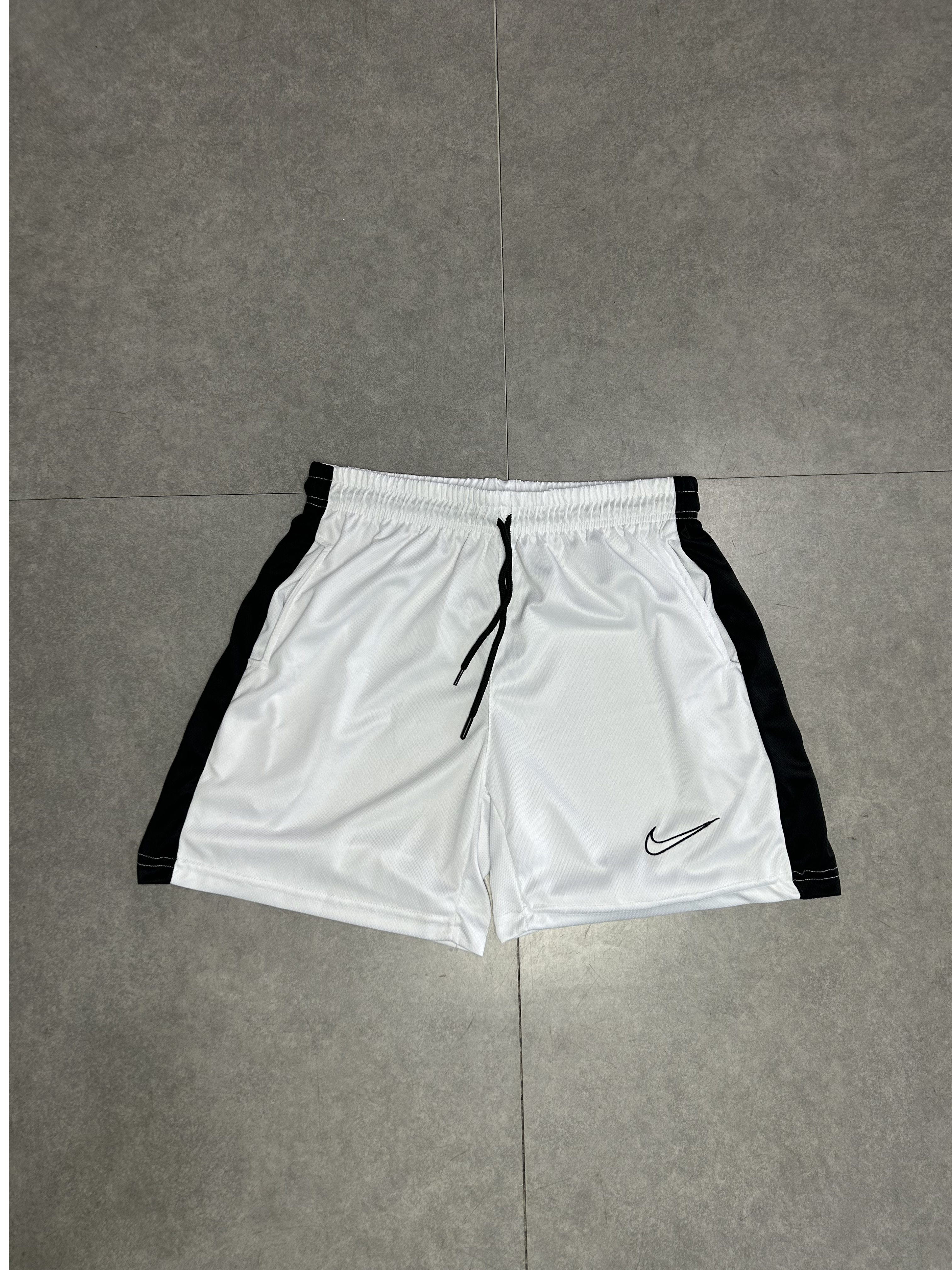 BERMUDA NK DRY FIT WHITE