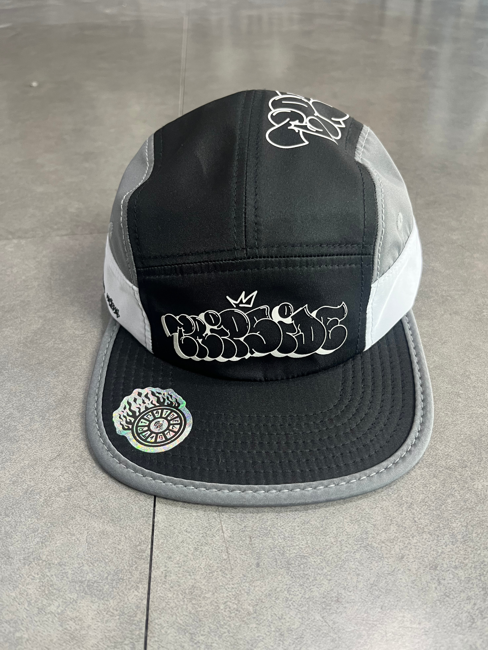 BONÉ FIVE PANEL TRIPSIDE GRAY