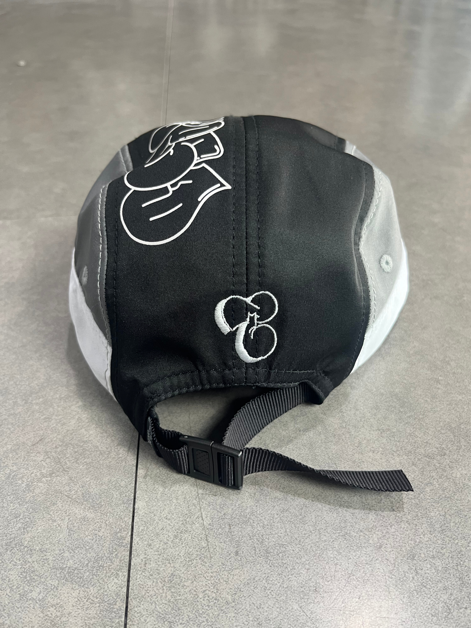 BONÉ FIVE PANEL TRIPSIDE GRAY