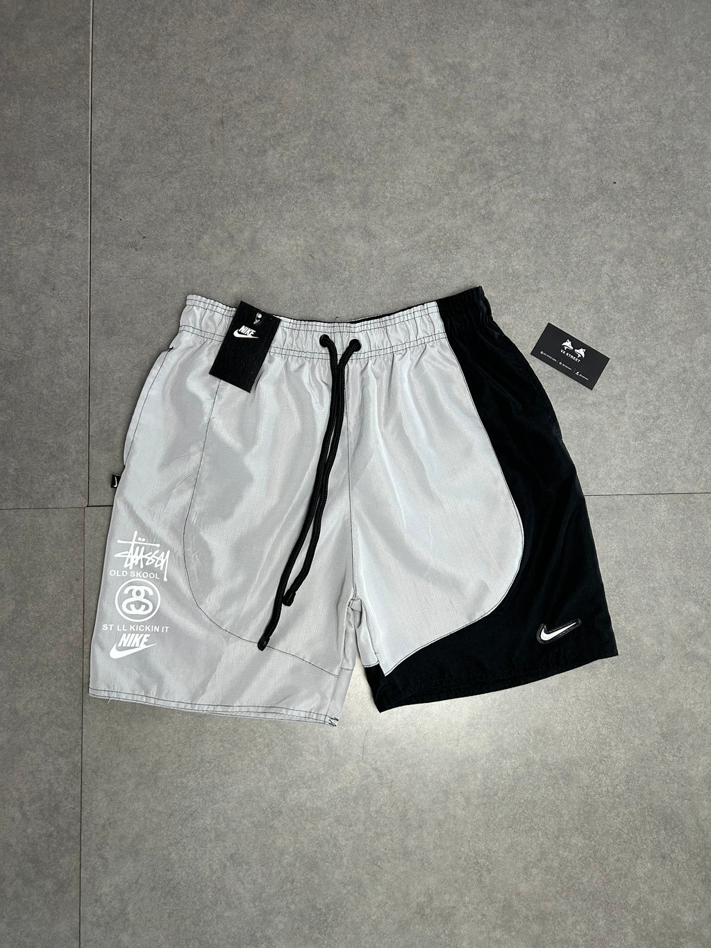 BERMUDA NIKE STUSSY