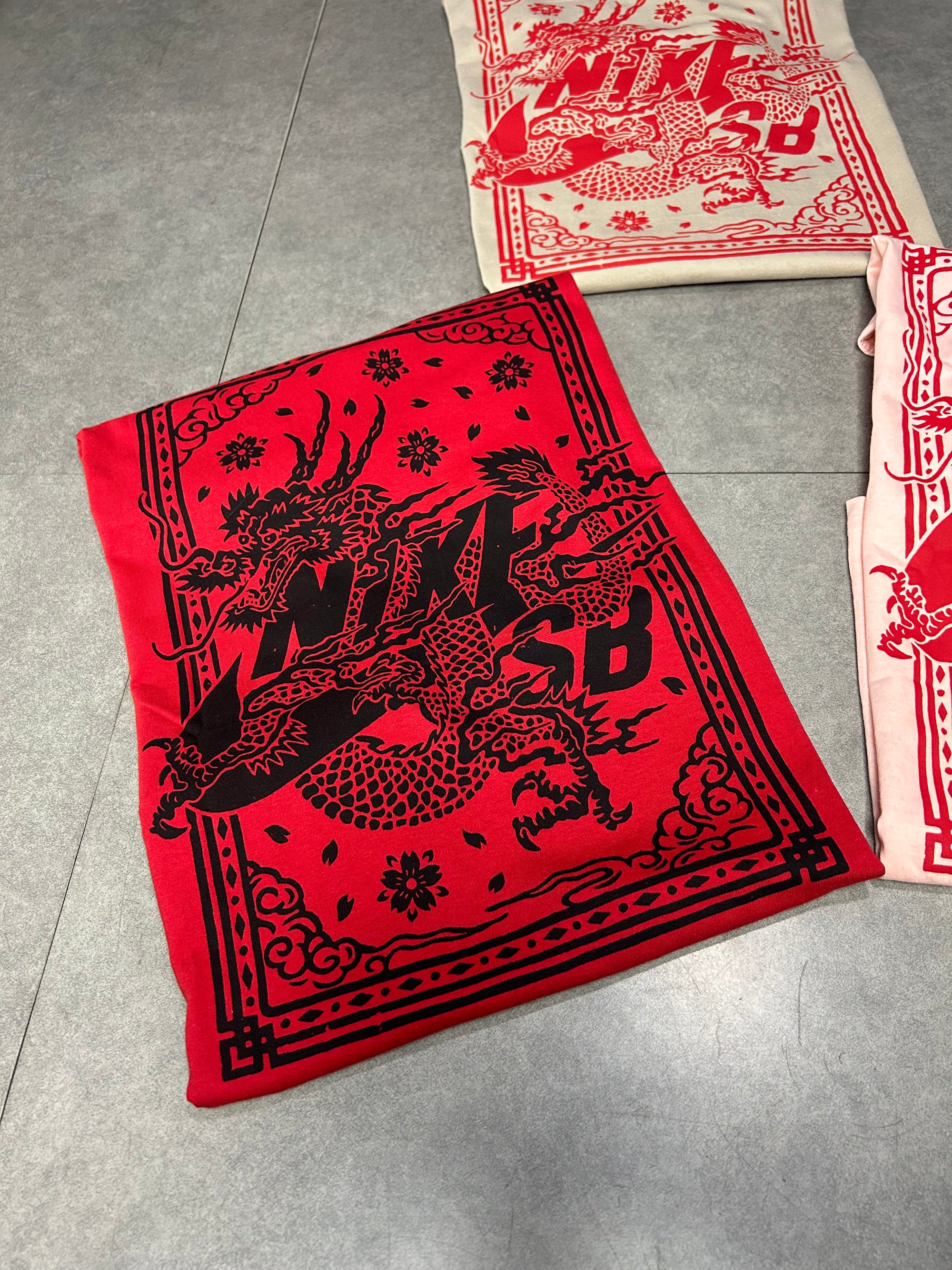 Camiseta NIKE SB DRAGON