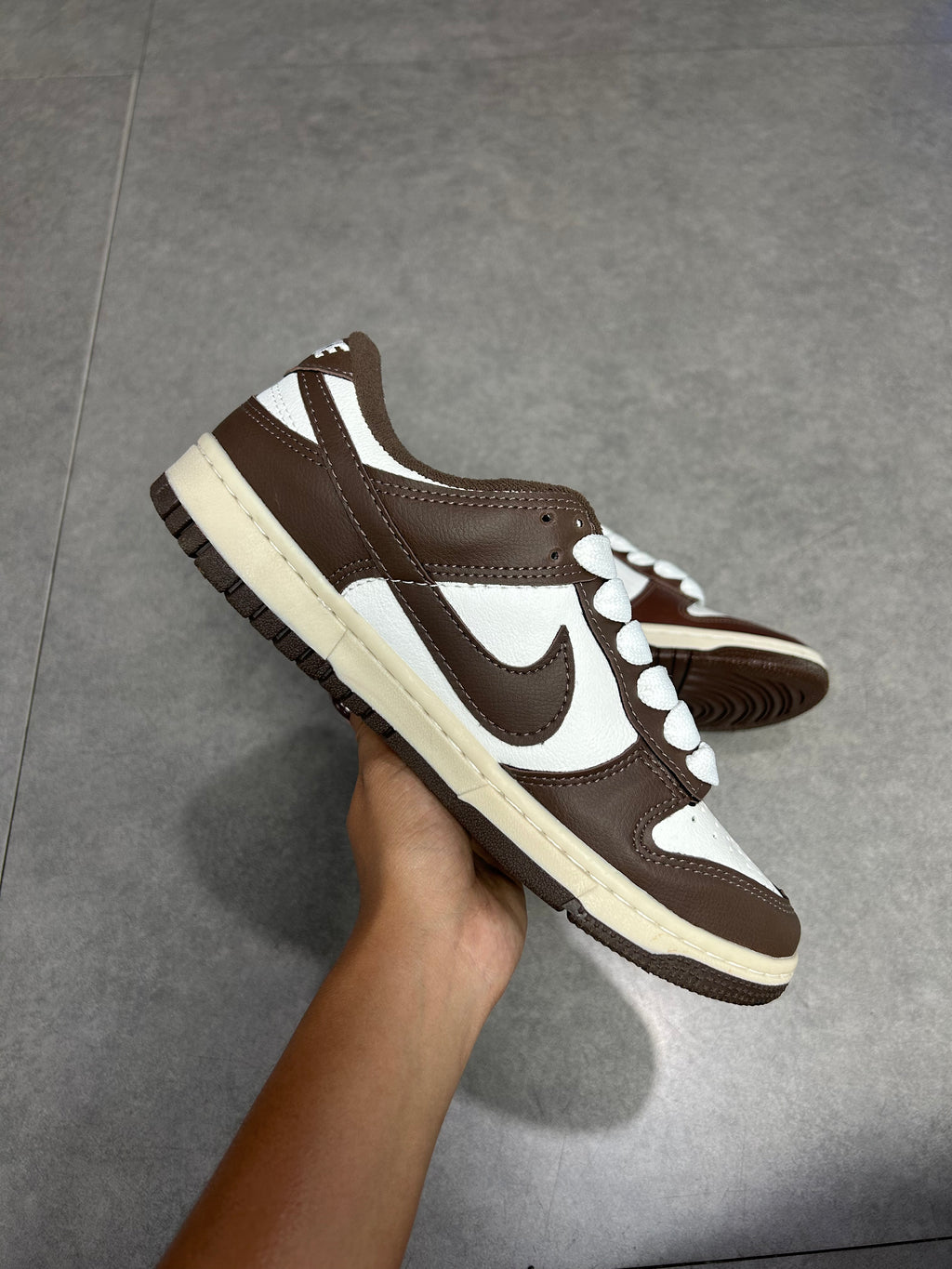 TÊNIS DUNK MARROM E BRANCO