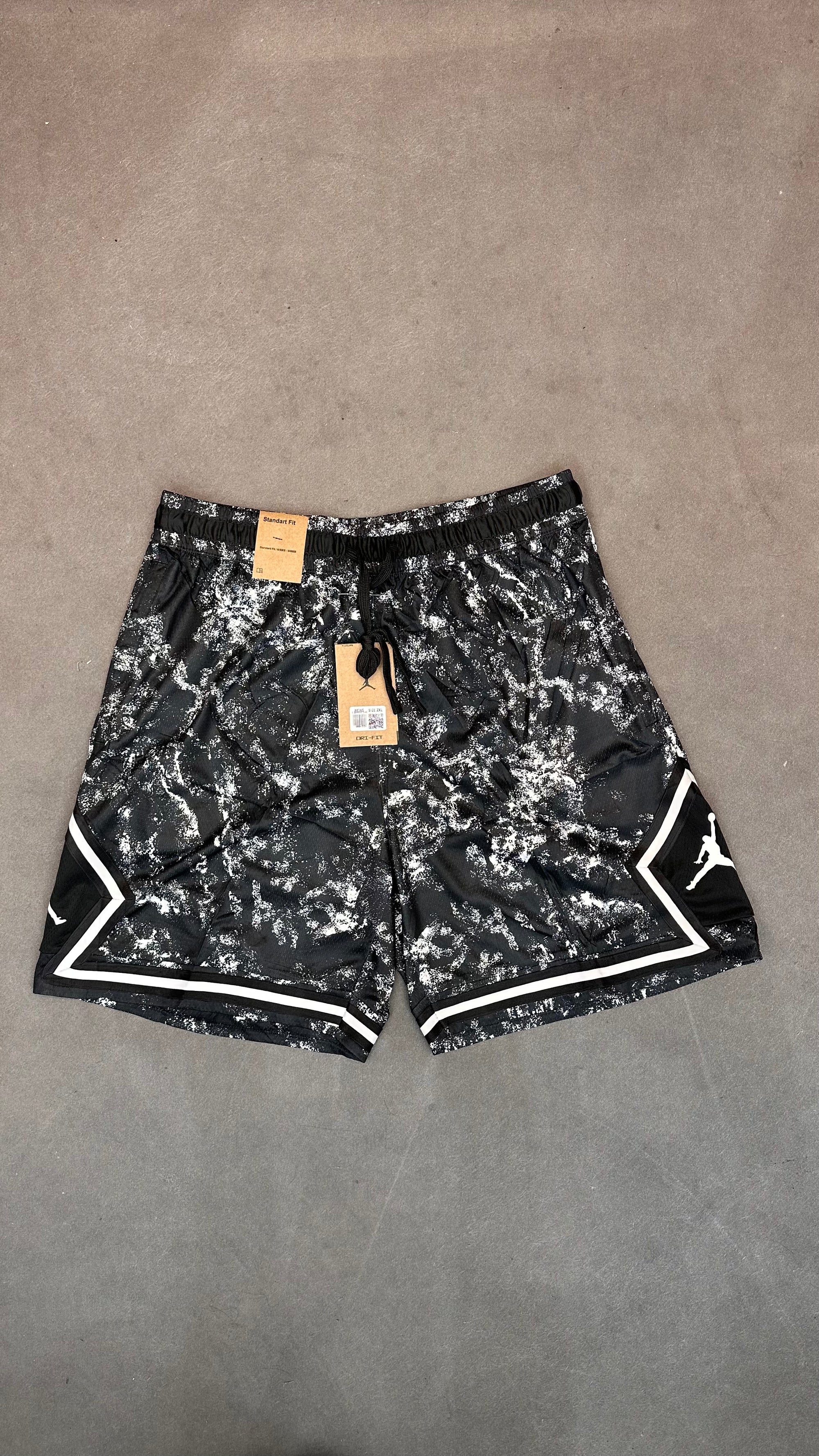 BERMUDA JORDAN DIAMOND BLACK
