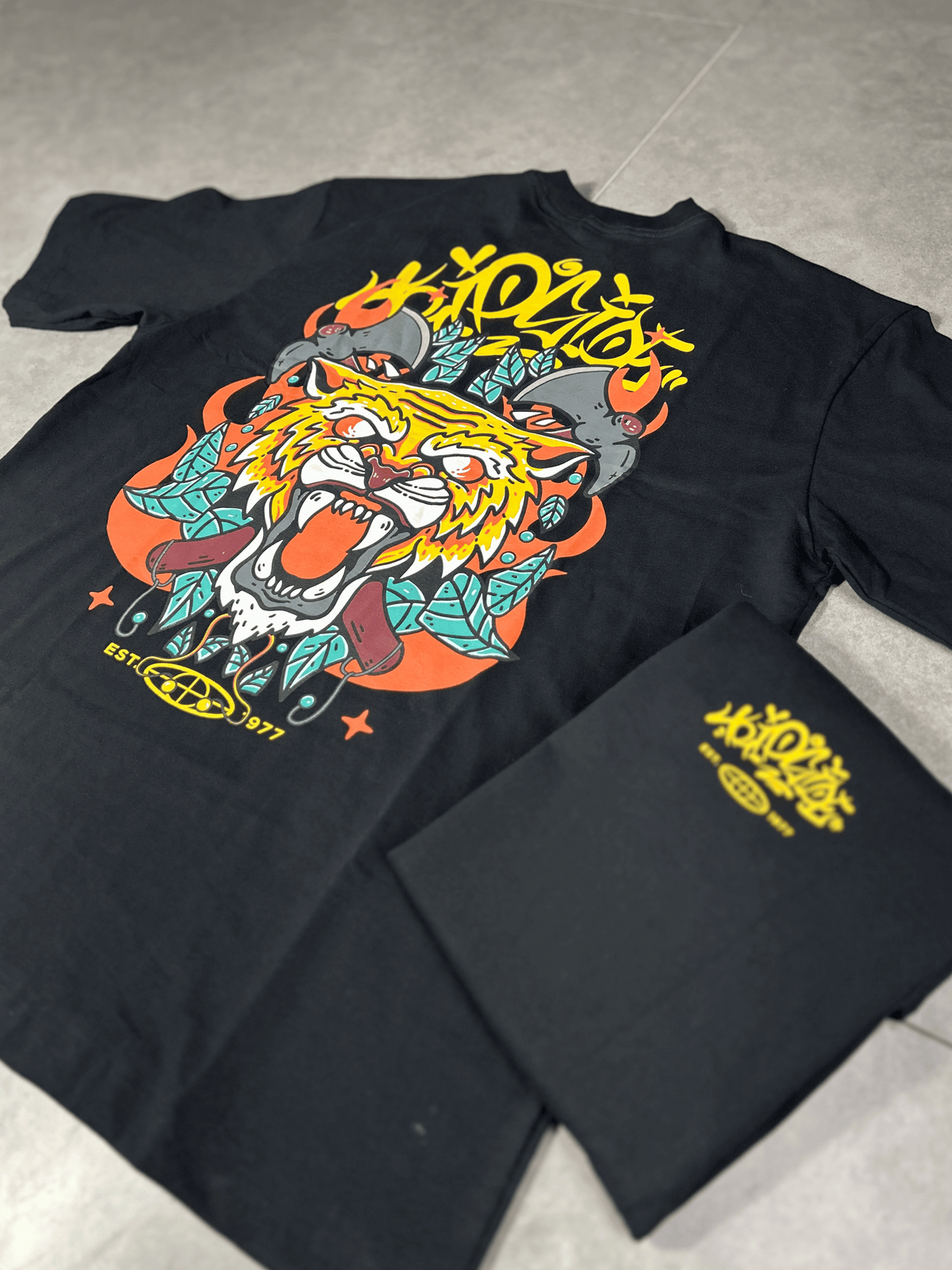 OVERSIZED TRIP TIGRE OLD SCHOOL